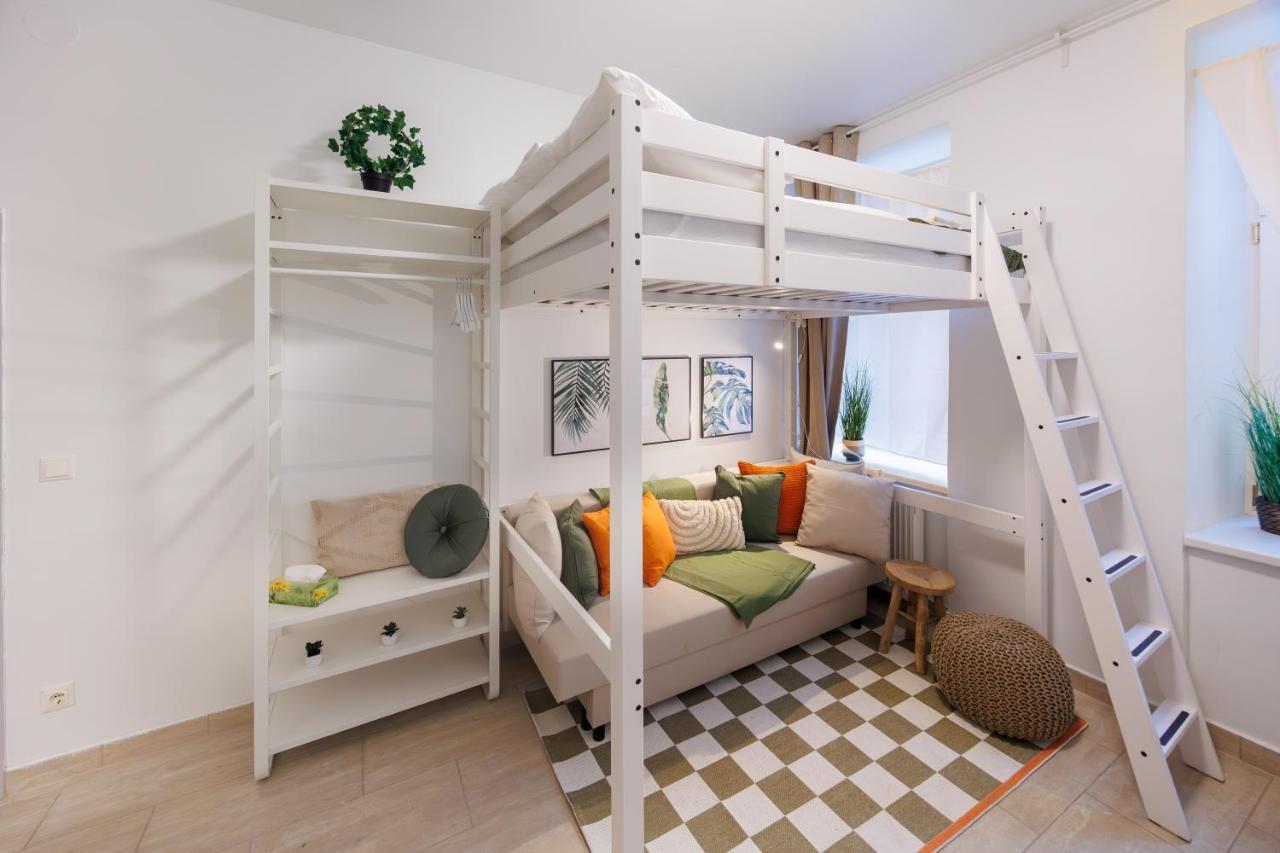 Market Compact Retreat Apartment
