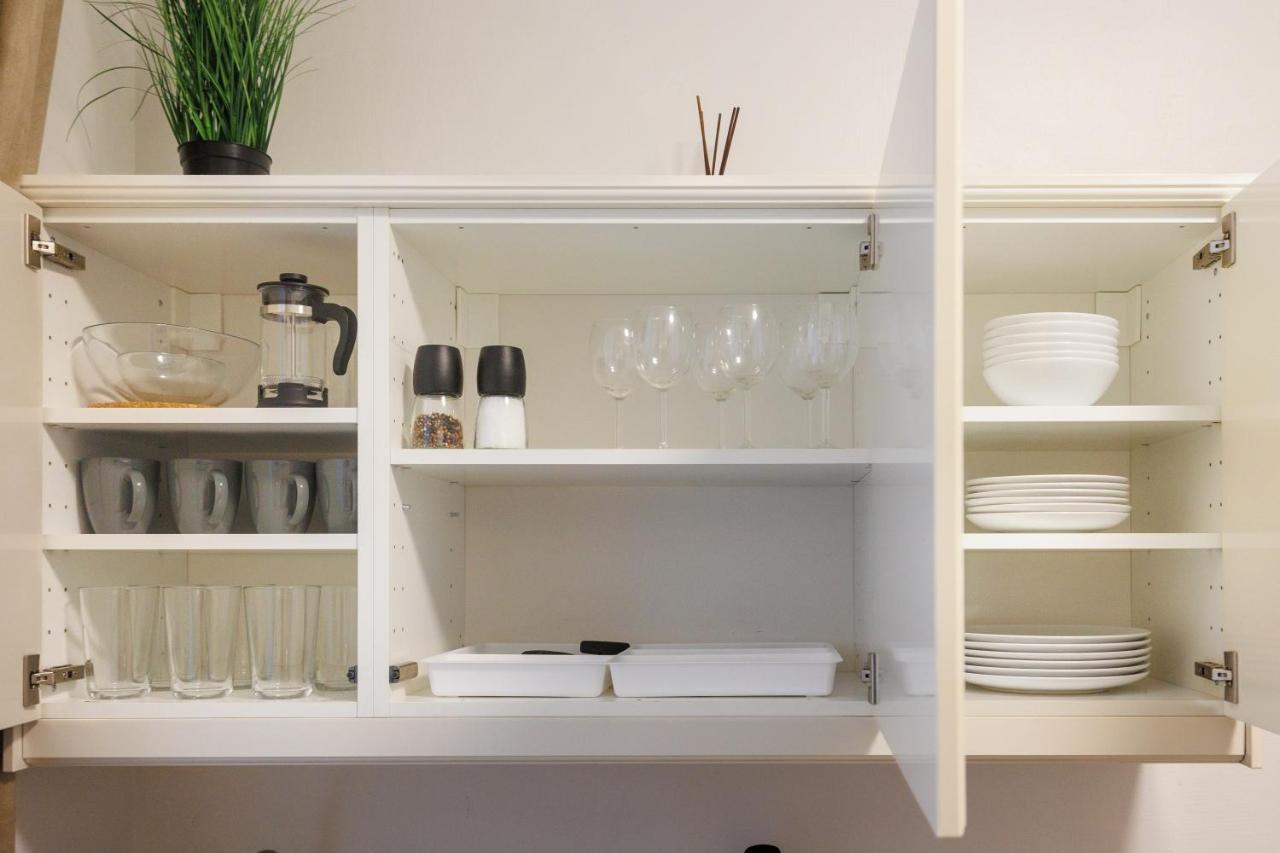 Apartment Market Compact Retreat *