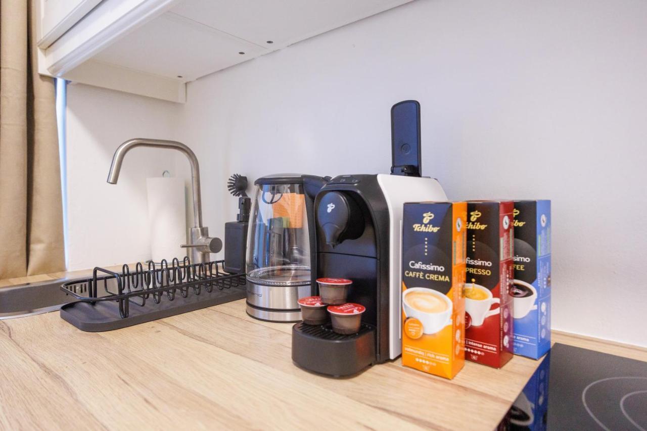 Apartment Market Compact Retreat *