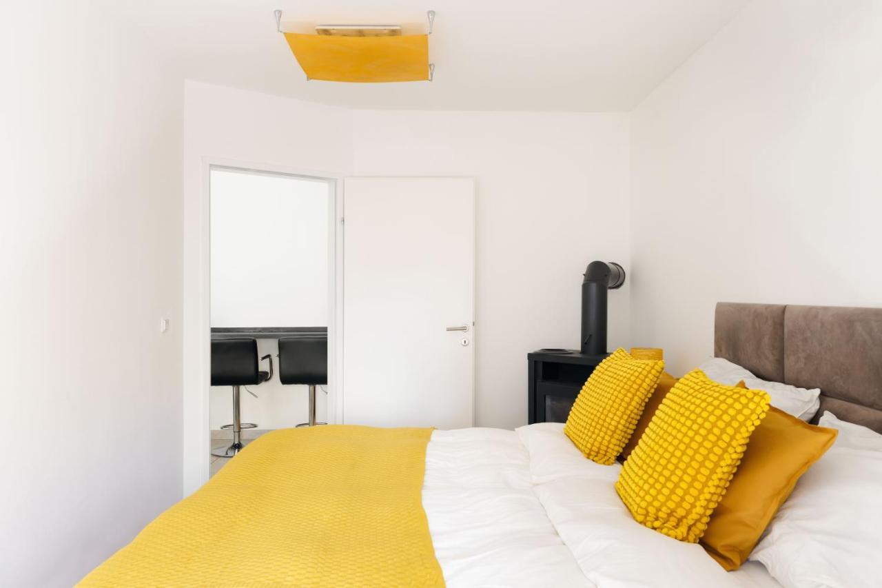 Bright & Cozy 3 Near Everything Apartment *