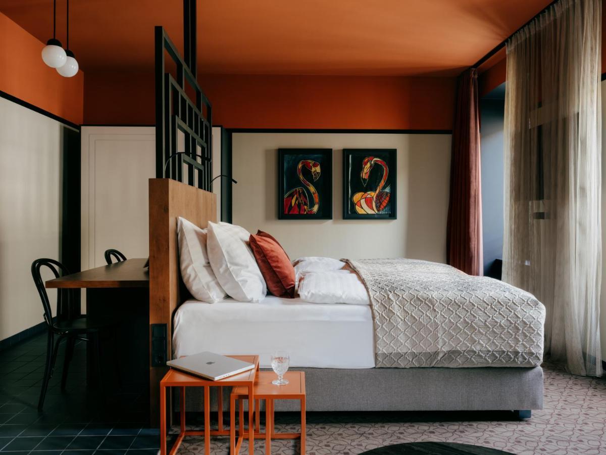 Weltwien Luxury Art & Free Parking Aparthotel 4*