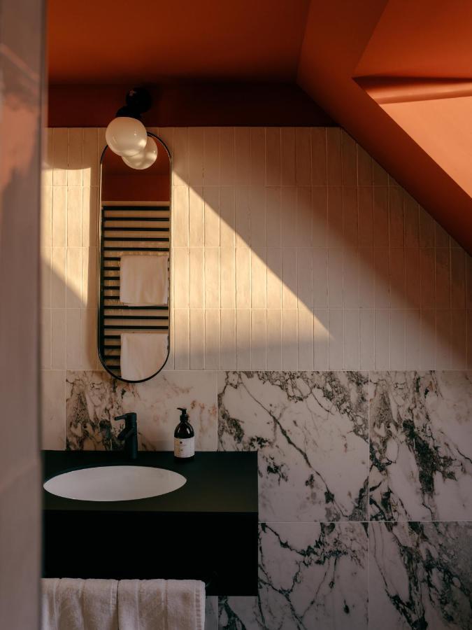 Weltwien Luxury Art & Free Parking Aparthotel 4*