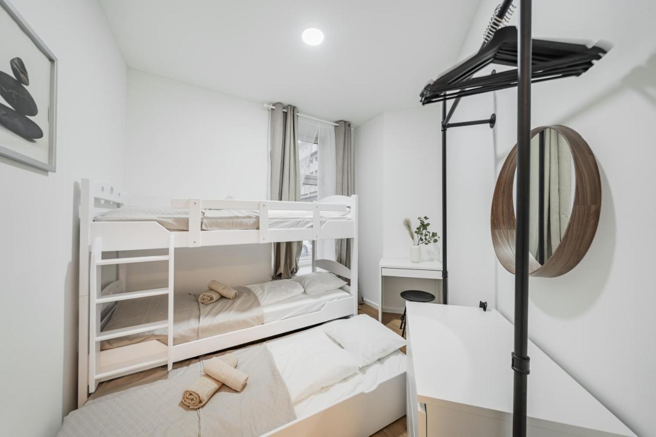 Hostel By Home2 *