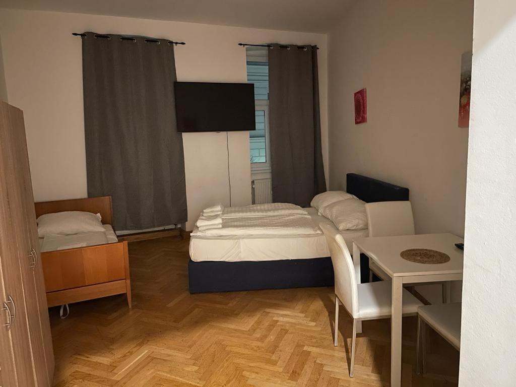 Easybook-in 2* Wien