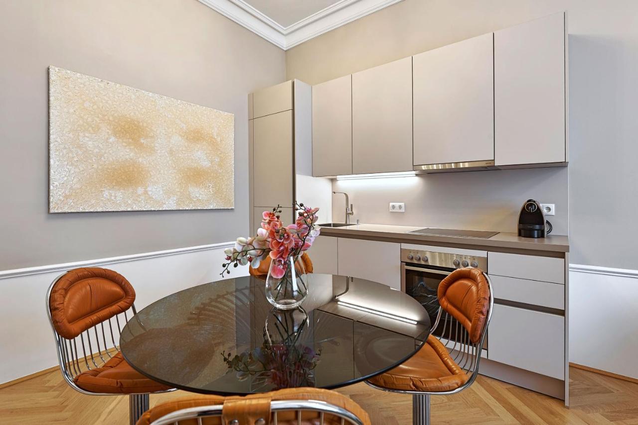 Theobaldgasse - Exclusive Opportunity Since Construction Close By Apartment Vienna