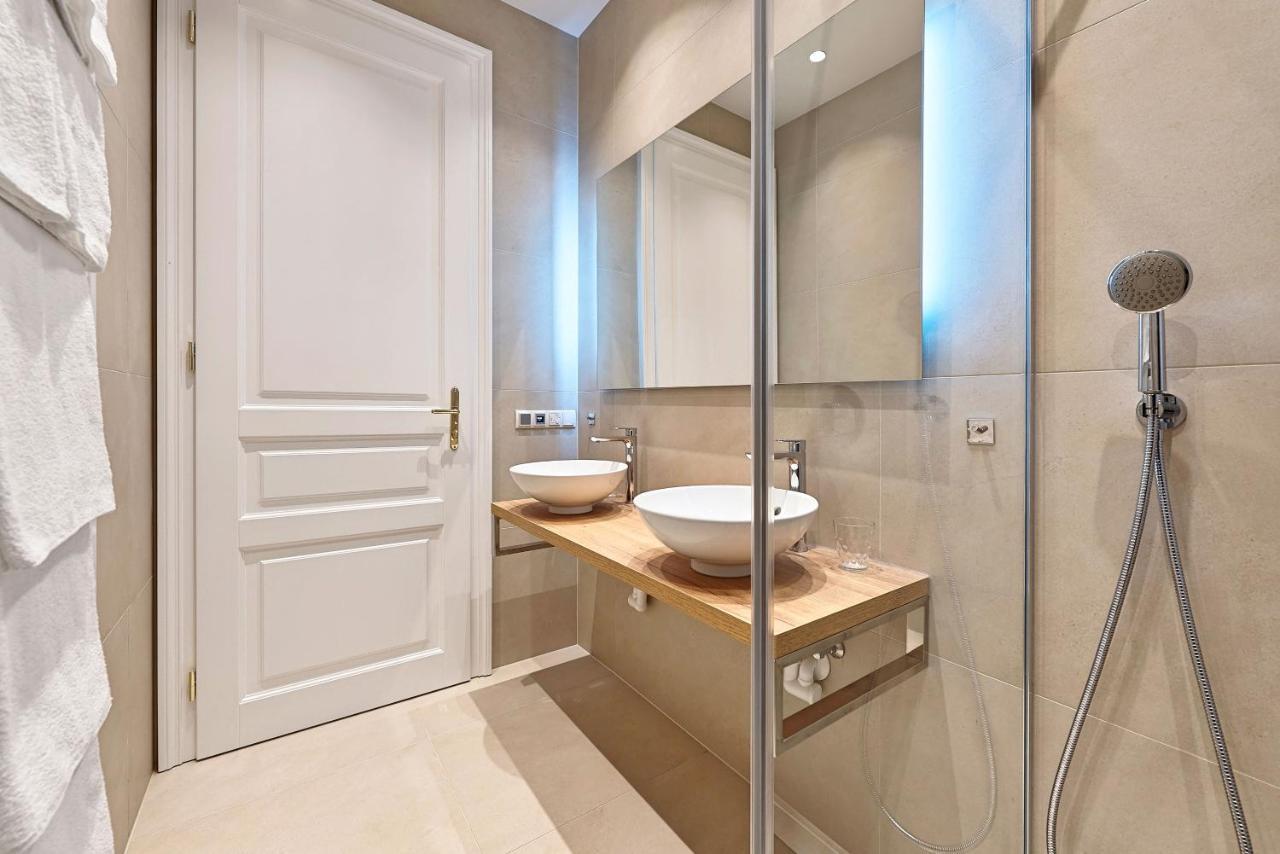Theobaldgasse - Exclusive Opportunity Since Construction Close By Apartment Vienna