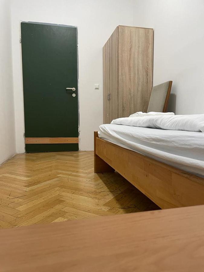 Easybook-in Hotel