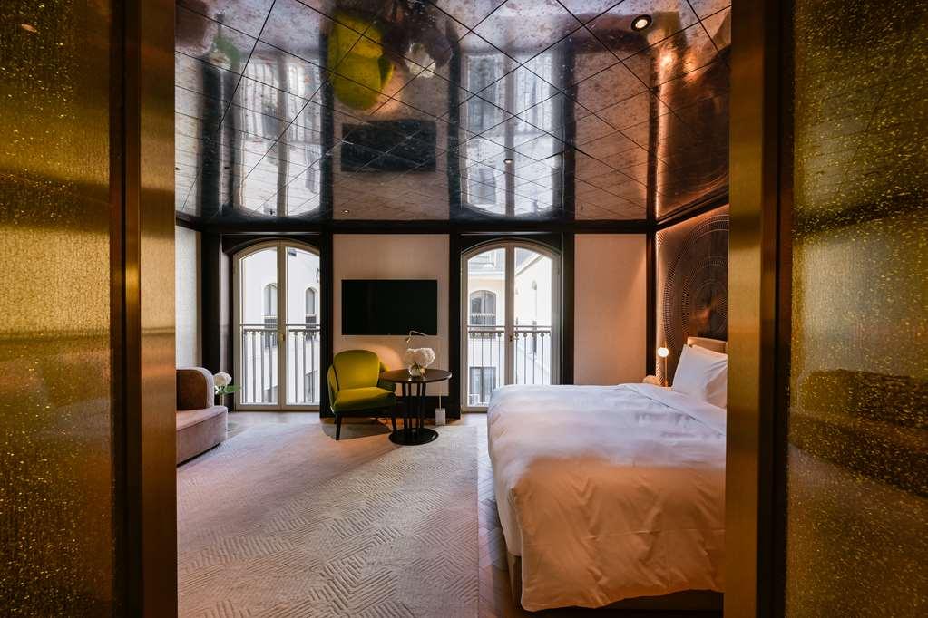 Hotel Almanac Palais