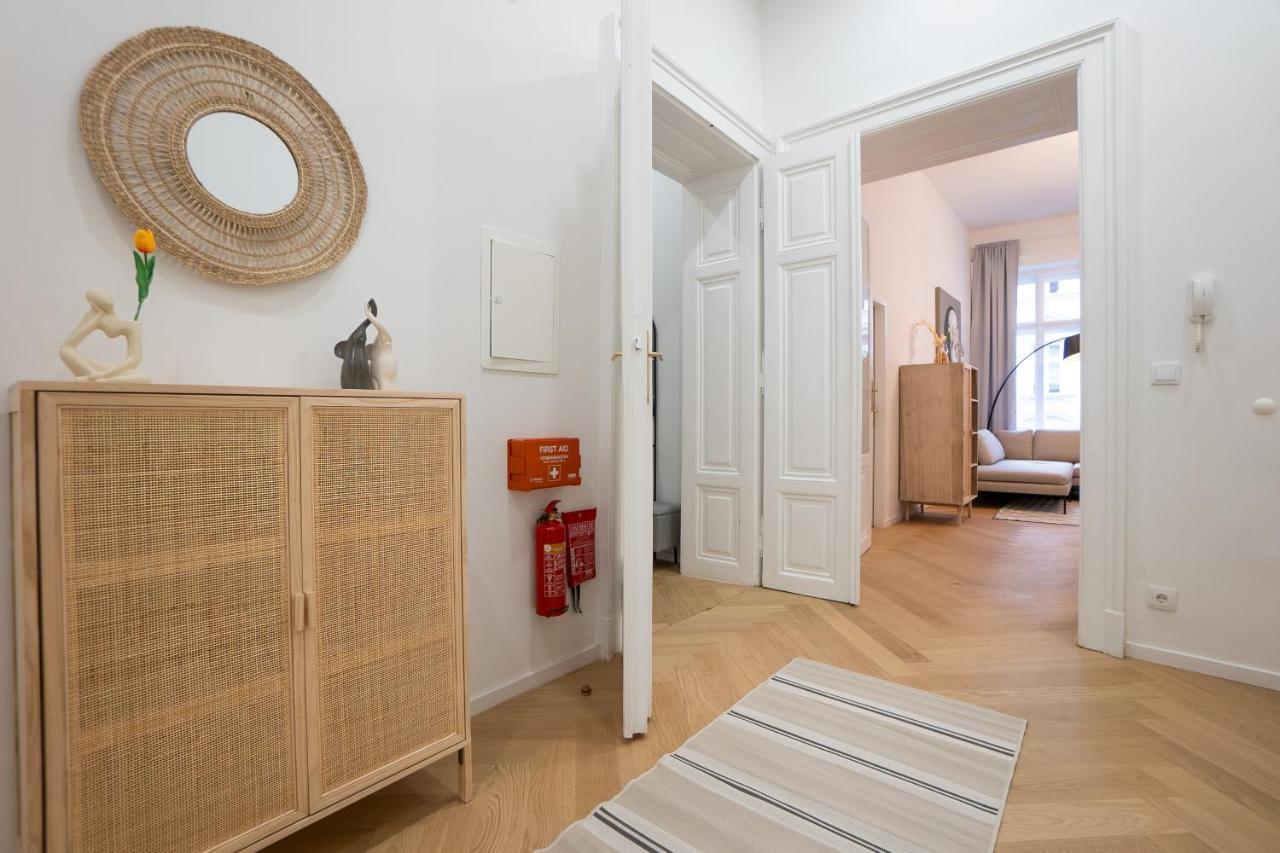 Spacious 110м2 Flat In The Center Apartment *