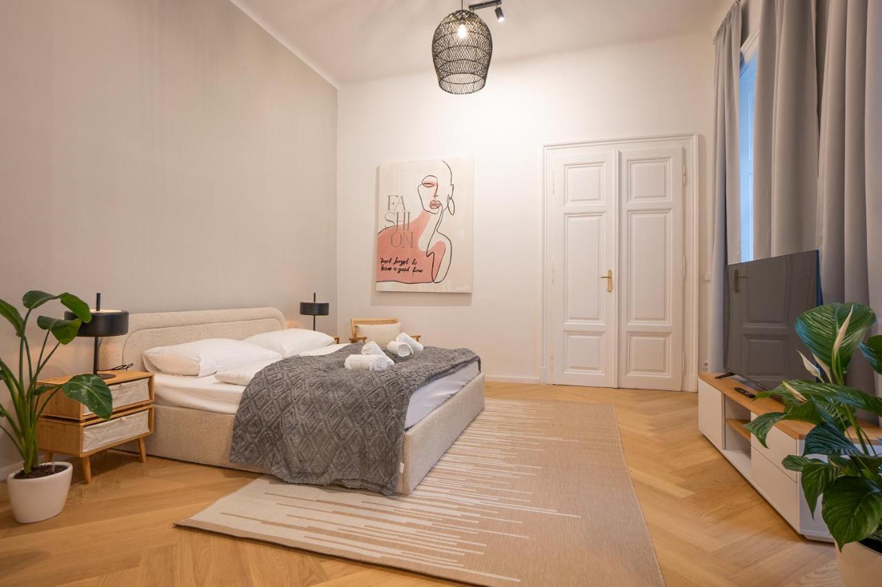 Spacious 110м2 Flat In The Center Apartment