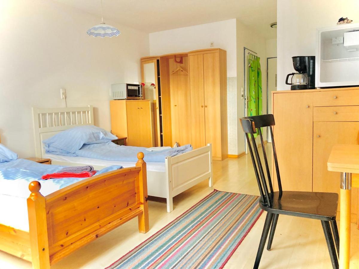 Gaestezimmer Rothneusiedl Hostel *