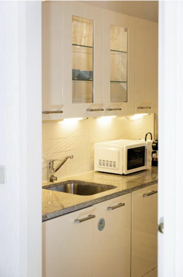 Calm 60m2 Flat Close To Center - Free Parking *