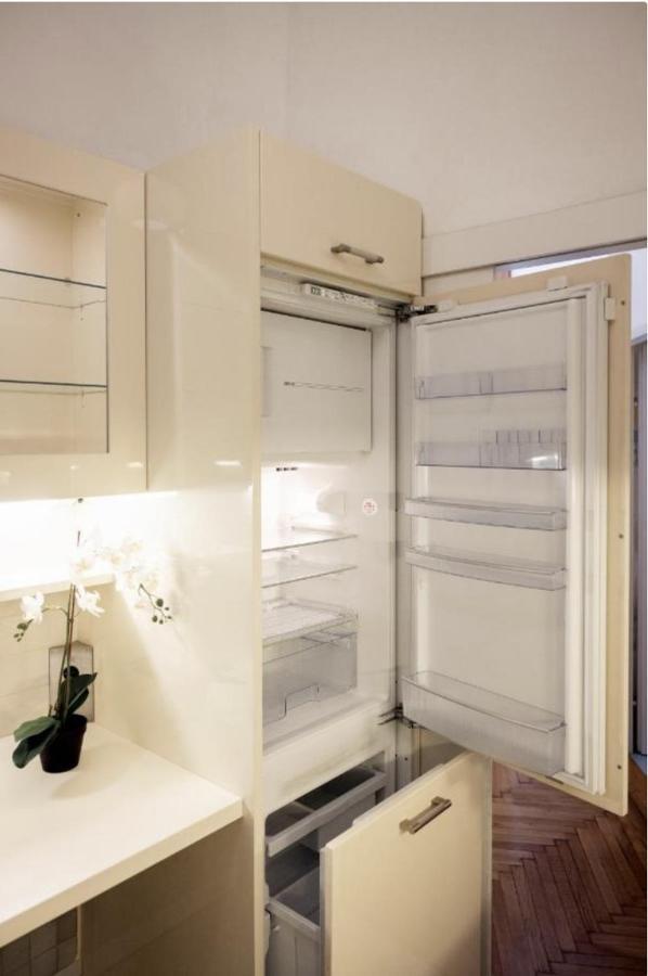 Calm 60m2 Flat Close To Center - Free Parking *