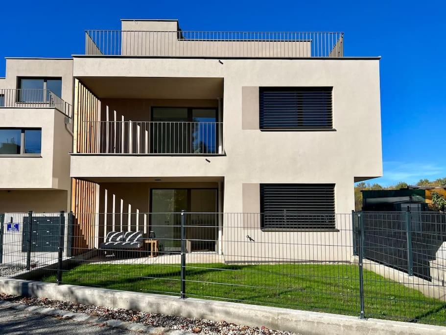 Modern Gardenia_gartenwohnung Alte Donau Apartment