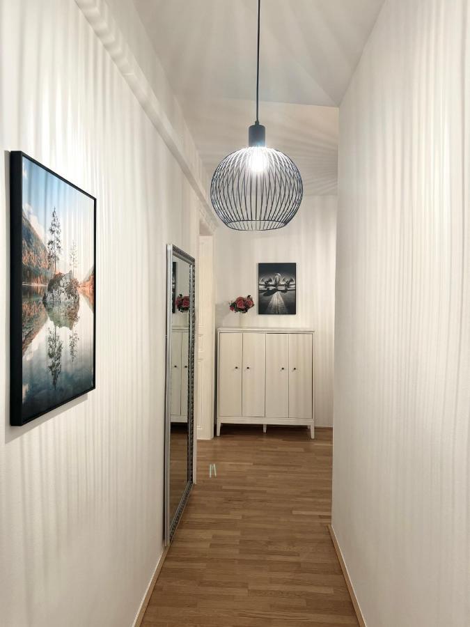 Residential Elegance: Yourvienna Classic In Center Apartamento Viena