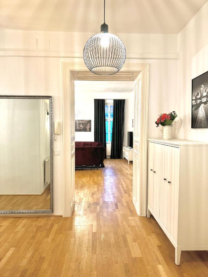 Residential Elegance: Yourvienna Classic In Center Apartamento Viena