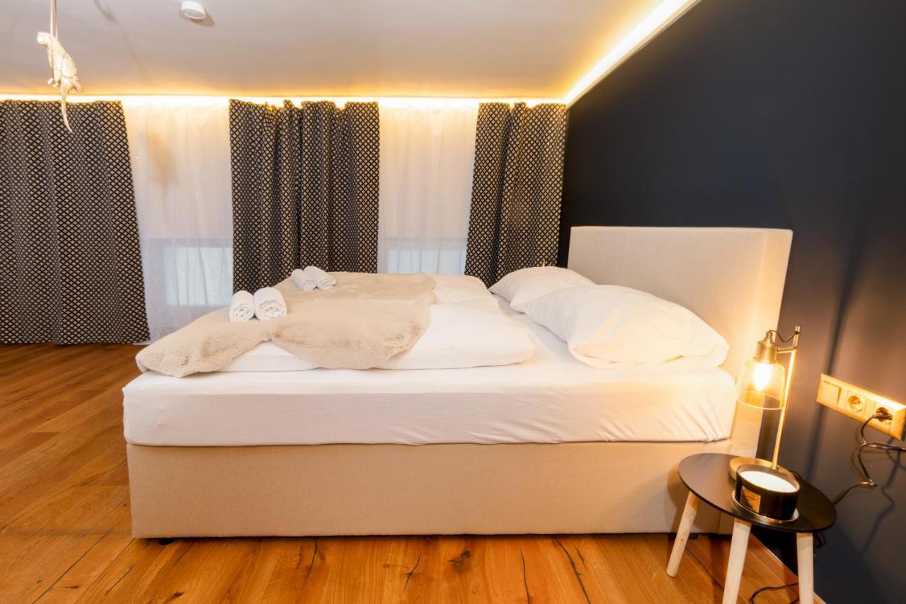 Zentral - Netflix - 2 Stoecke - Arbeitsplatz Vienna