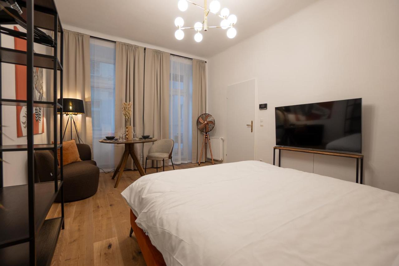 Stylish 1-bedroom With A Terrace *