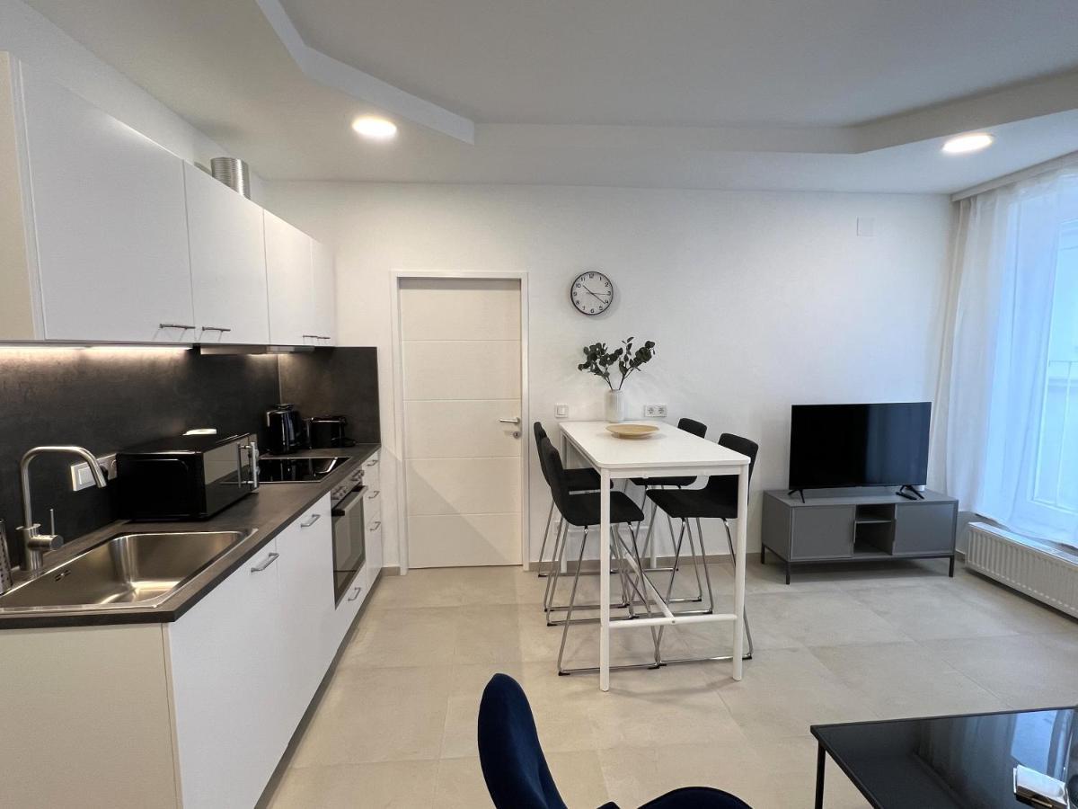 Superb Between Westbahnhof And Schloss Schonbrunn Apartment *