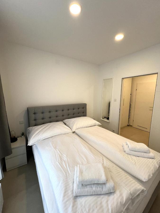 Superb Between Westbahnhof And Schloss Schonbrunn Apartment