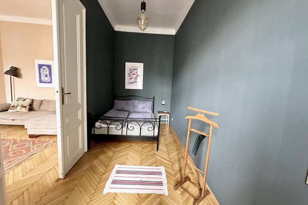 Ruhige & Grosse Altbauwohnung 7min Zum Zentrum Vienna