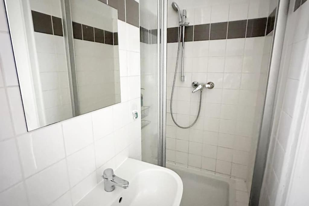 Ruhige & Grosse Altbauwohnung 7min Zum Zentrum Vienna