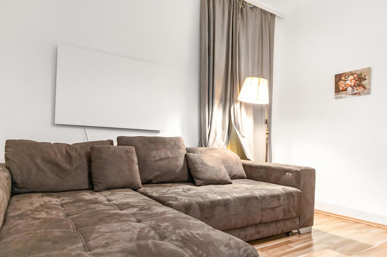 Budget 2br Well Connected To The Whole Apartment Vienna