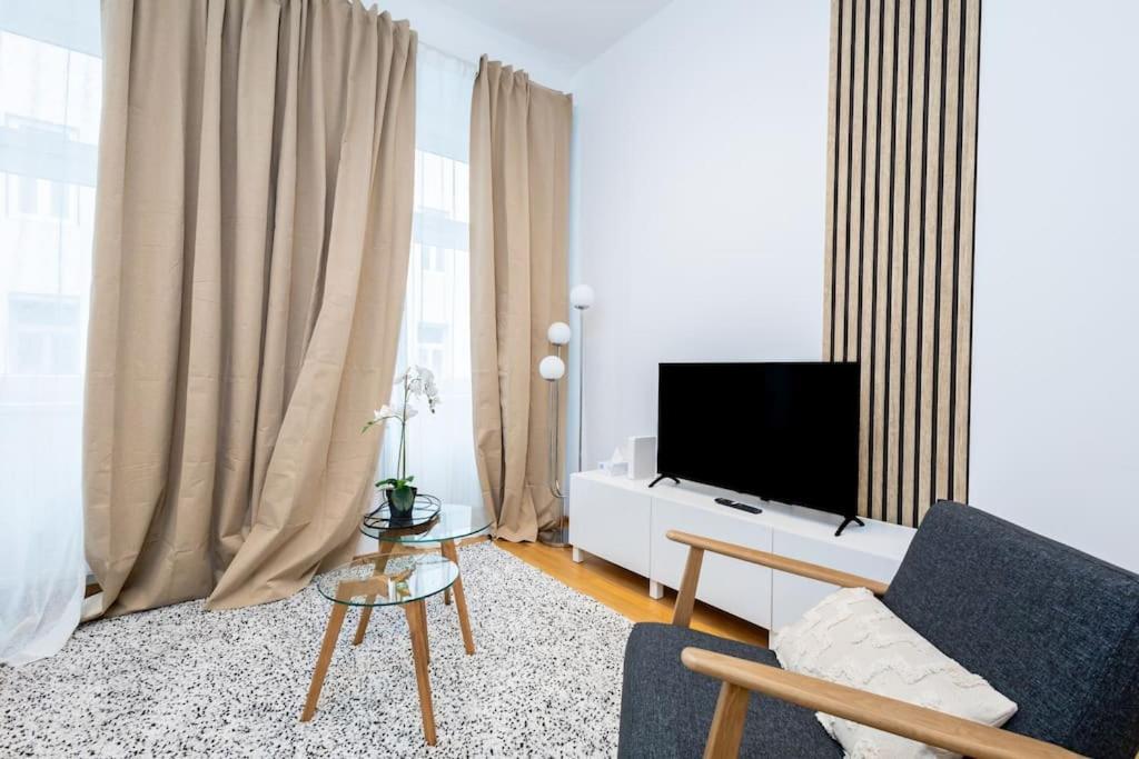 Apartment Orestaliving - Danube Canal