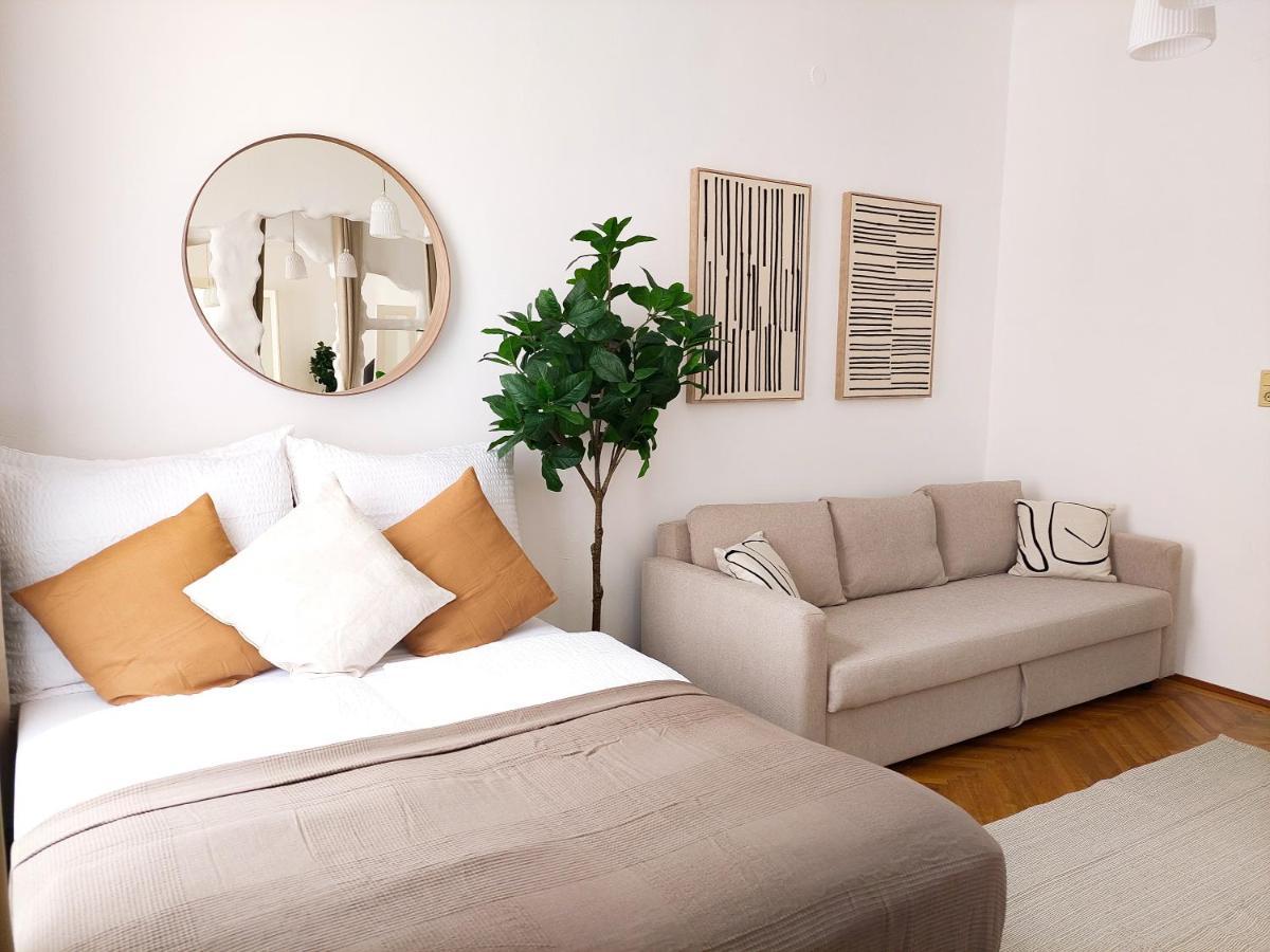 Apartment Hidden Garden - Spacious Modern - 1 Min To City Shuttle *