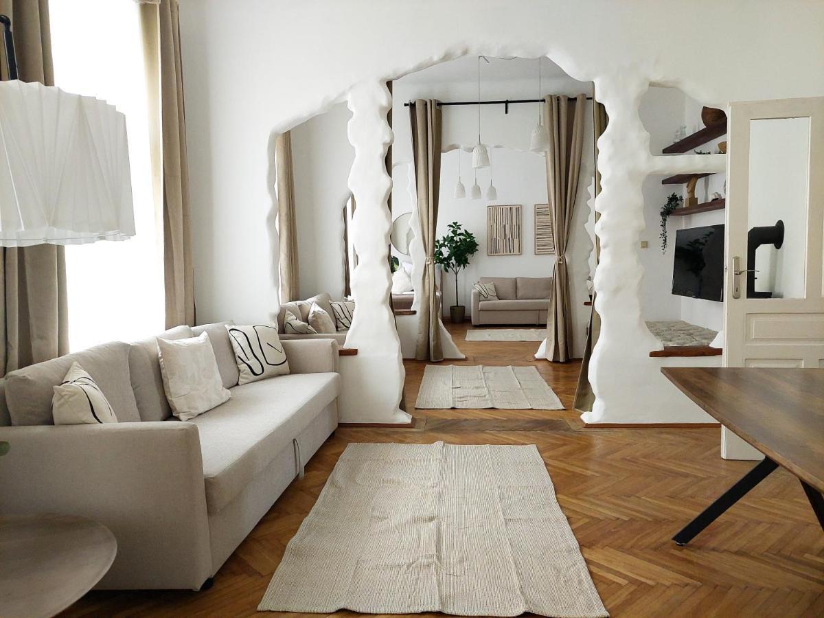 Hidden Garden - Spacious Modern - 1 Min To City Shuttle