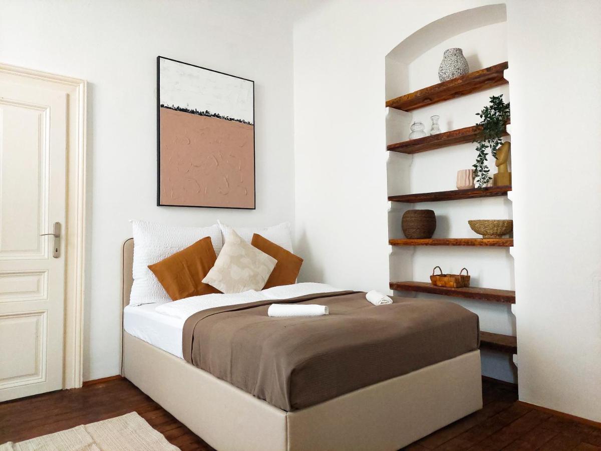 Hidden Garden - Spacious Modern - 1 Min To City Shuttle Vienna