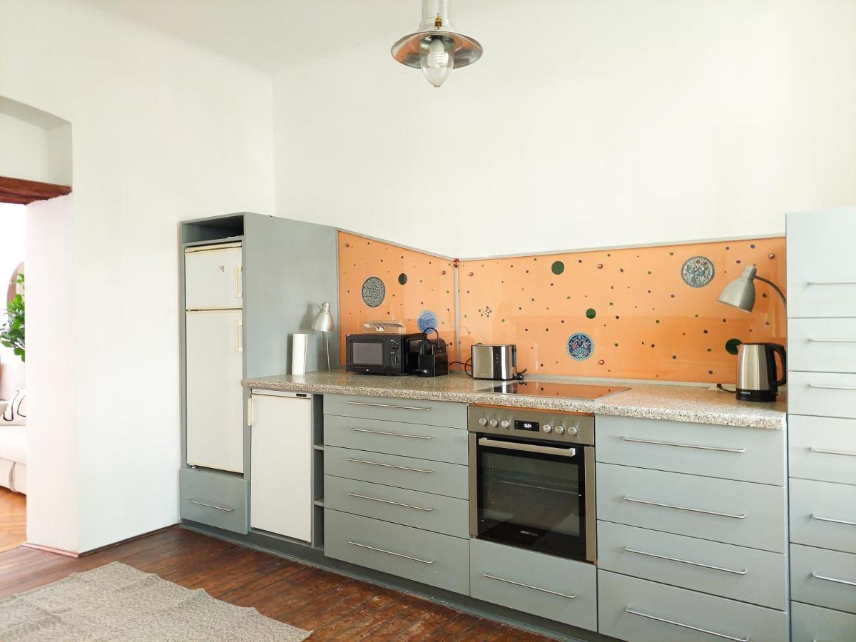 Hidden Garden - Spacious Modern - 1 Min To City Shuttle