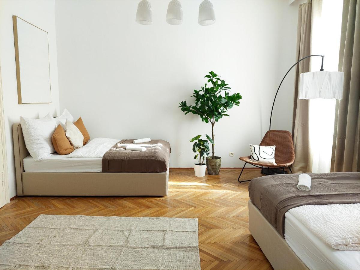 Hidden Garden - Spacious Modern - 1 Min To City Shuttle Vienna