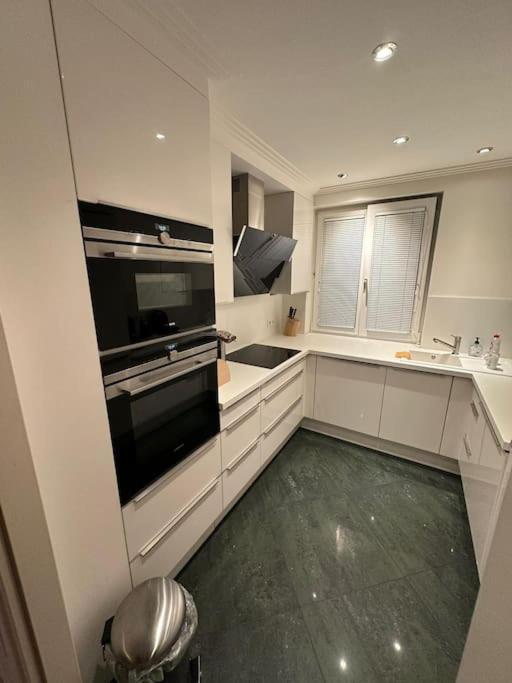 No Apartment *