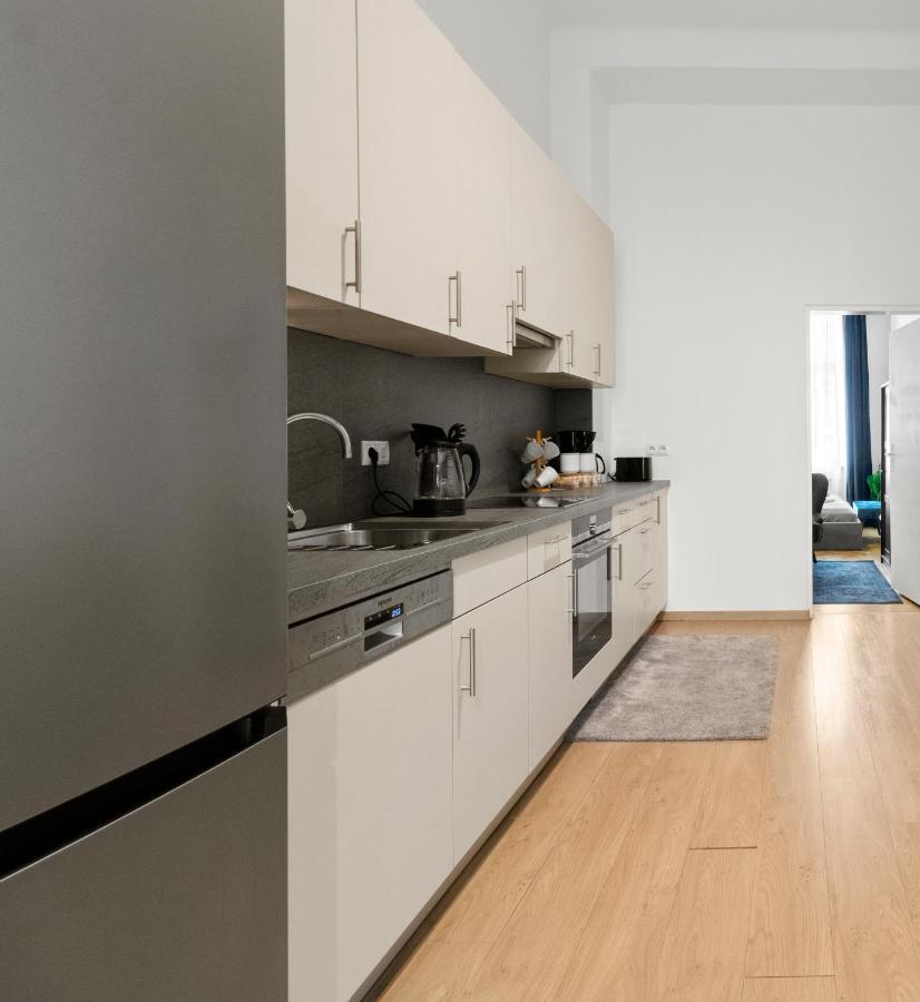 5 Bedrooms - 143 M² - Near Main Station *