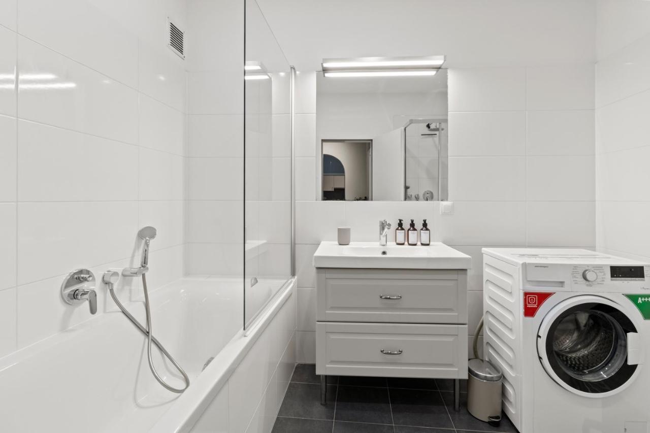 5 Bedrooms - 143 M² - Near Main Station Apartment *