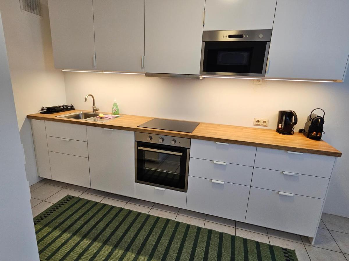 City Oasis With Brand-new Kitchen 1br