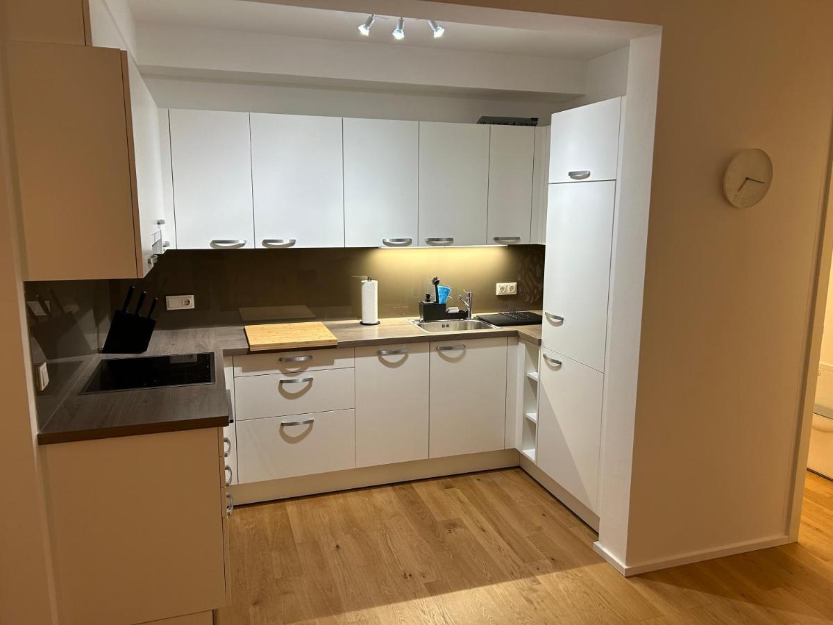 Pa 14 Perfect For In - Parking And All You Need Near Schoenbrunn Palace T4