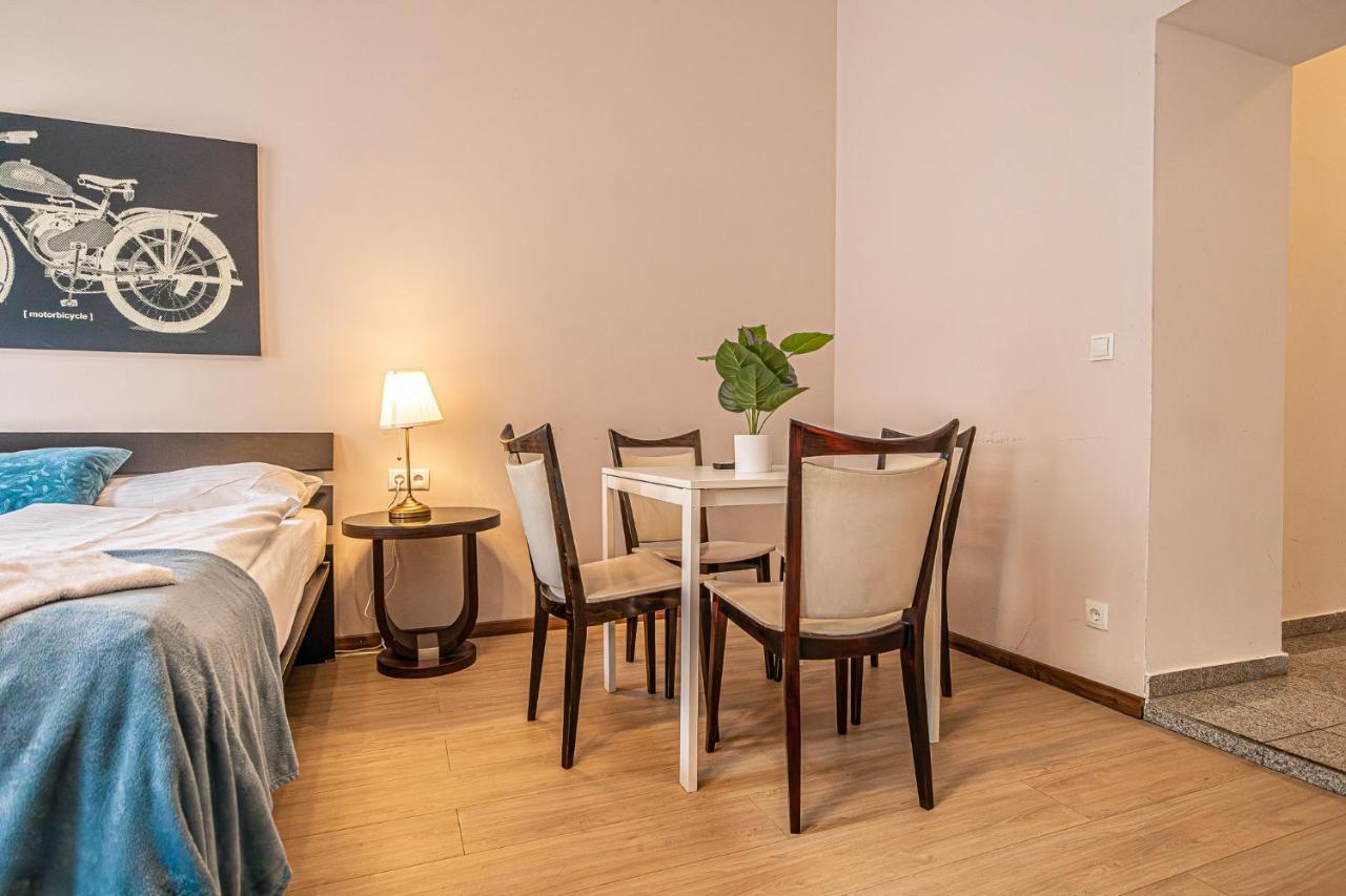 Cozy & Stylish 1-br Retreat-perfect Getaway Apartment