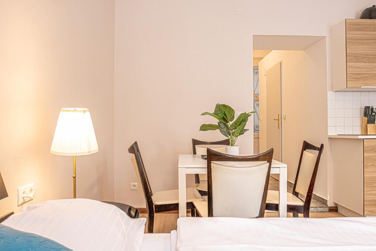 Apartment Cozy & Stylish 1-br Retreat-perfect Getaway *