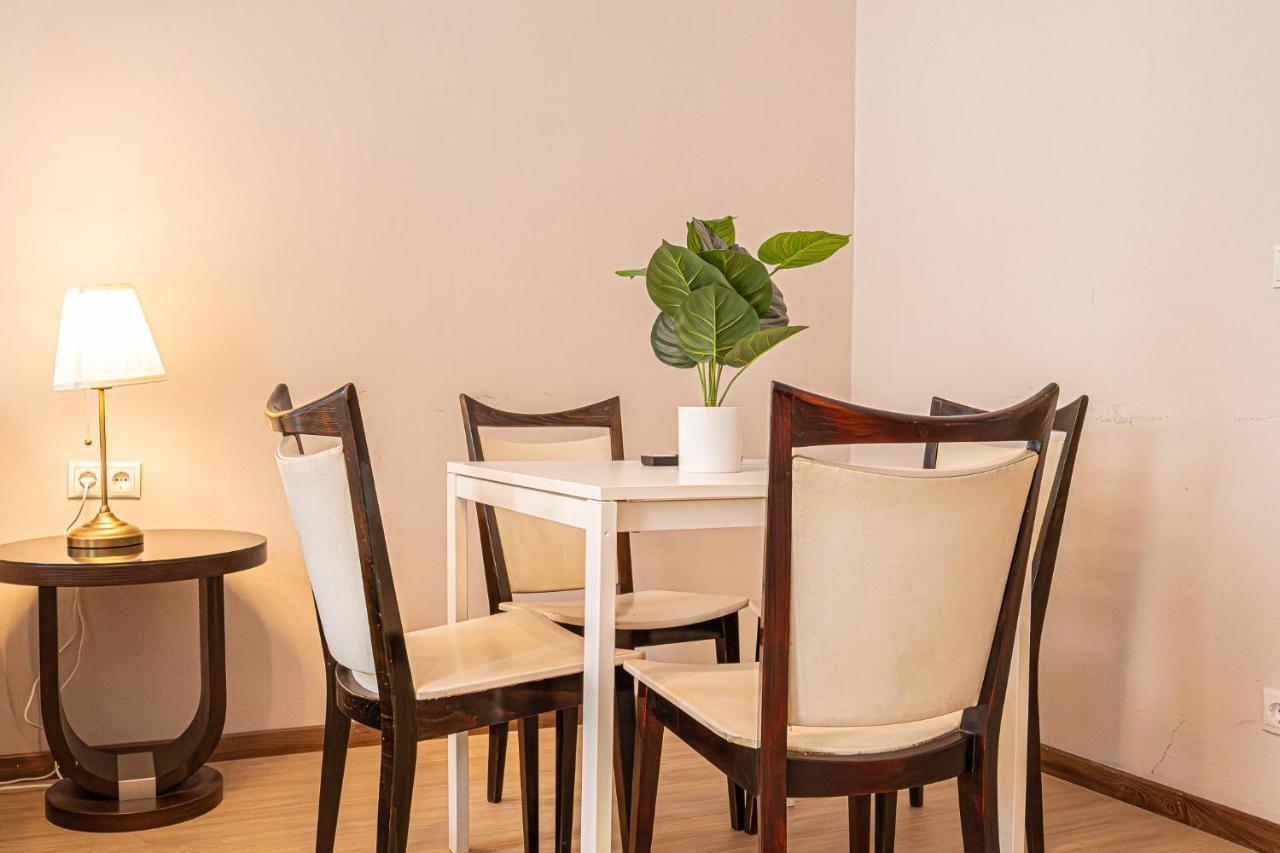 Cozy & Stylish 1-br Retreat-perfect Getaway Apartment