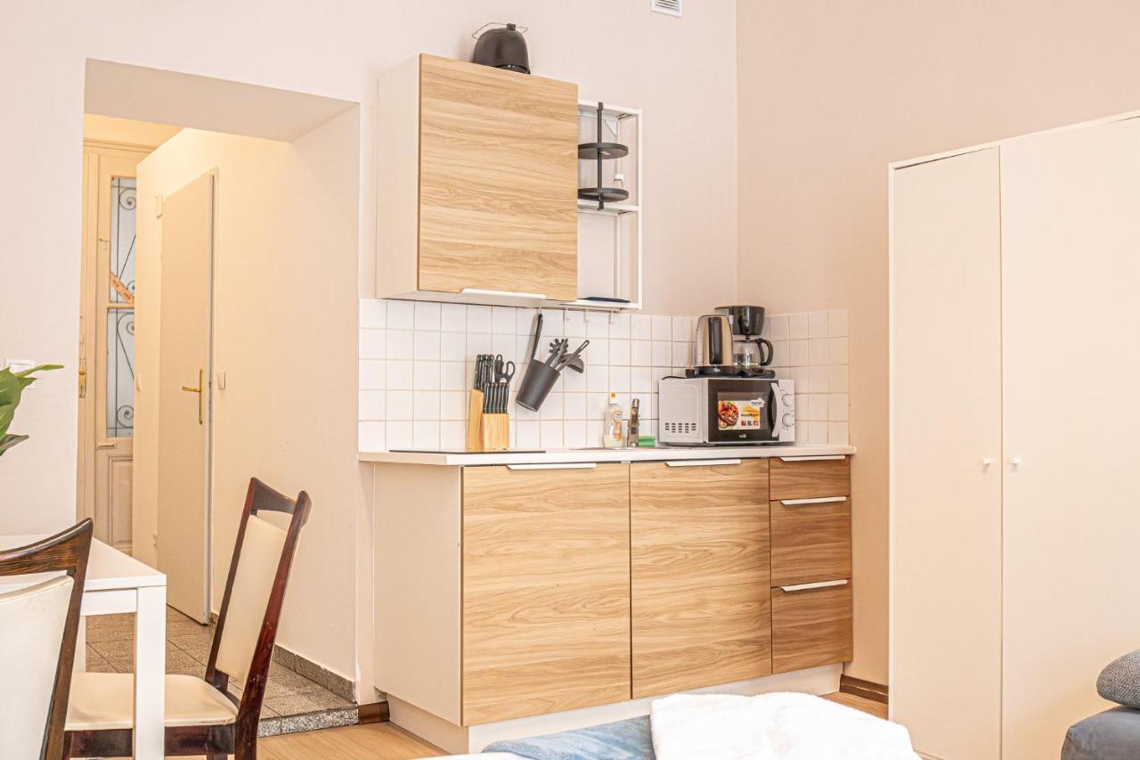 Apartment Cozy & Stylish 1-br Retreat-perfect Getaway *