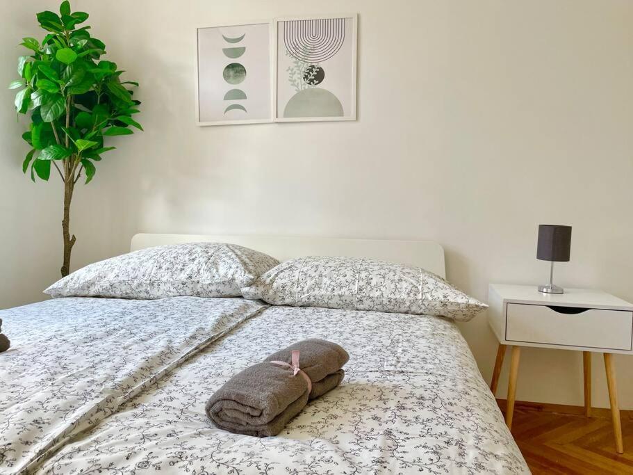 Apartment 110m2 Stylish 4 Bedroom *
