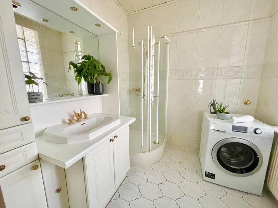 110m2 Stylish 4 Bedroom
