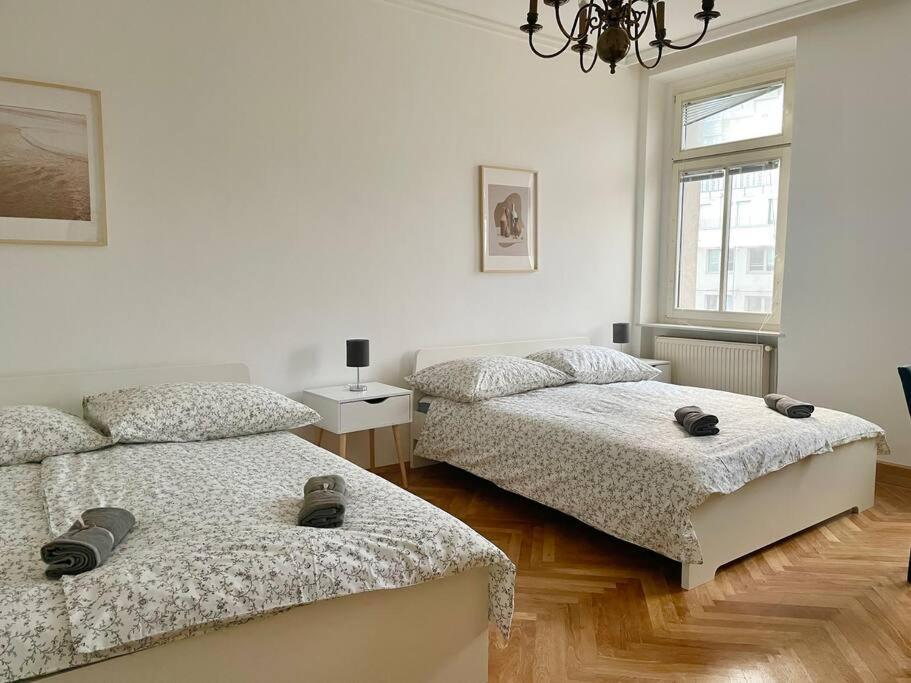110m2 Stylish 4 Bedroom Apartment *