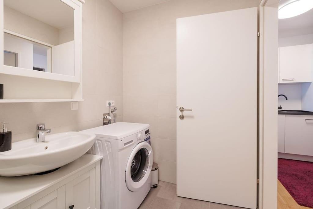 New! Convenient Viennalove Wienmeidling Viena