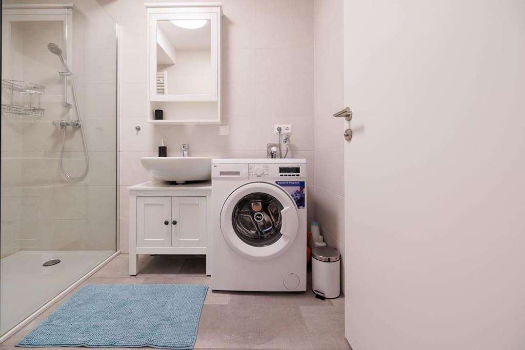 New! Convenient Viennalove Wienmeidling *