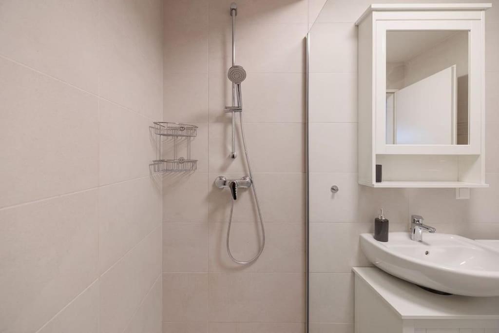 Apartamento New! Convenient Viennalove Wienmeidling