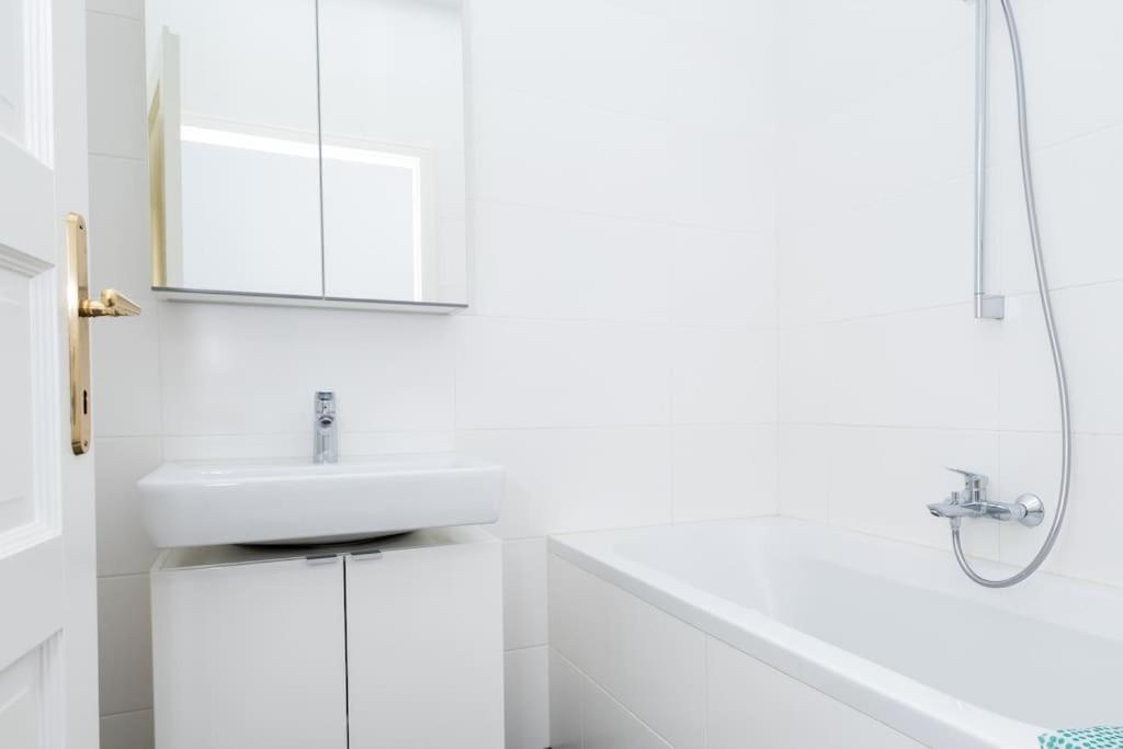 Apartamento Orestaliving- 3br On The Daube Canal/friedensbruecke