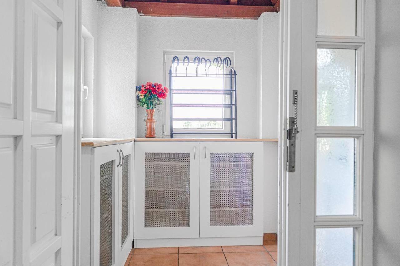 Comfortable In A Beautiful House Gd
